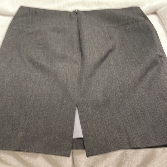 Express skirt size 10 gently used gray - Picture 5 of 11